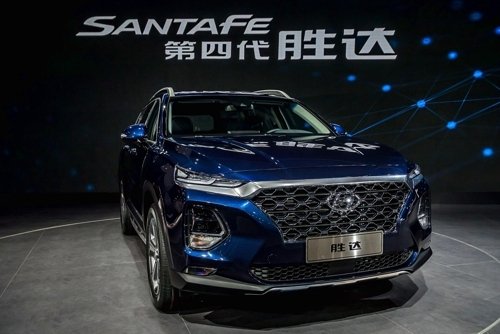 Внедорожник Hyundai Santa Fe четвертого поколения узнает хозяина по отпечатку пальца