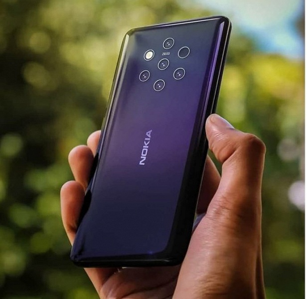 Очень качественное изображение смартфона Nokia 9 демонстрирует его пентакамеру во всей красе