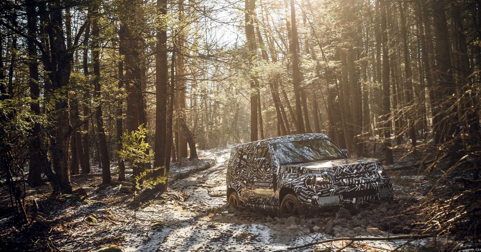 Land Rover показал первые фото нового Defender