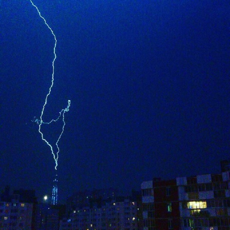 Башня Теслы. Что происходит в небоскребе и рядом с ним, когда ударяет молния? - 16 image