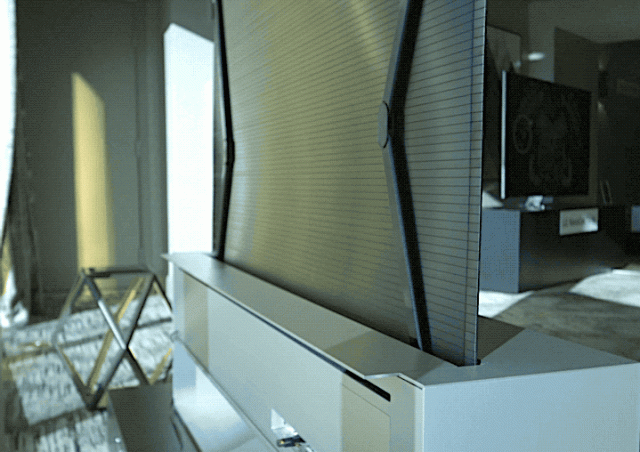 LG показала уникальный телевизор LG OLED TV R, который скручивается внутрь подставки