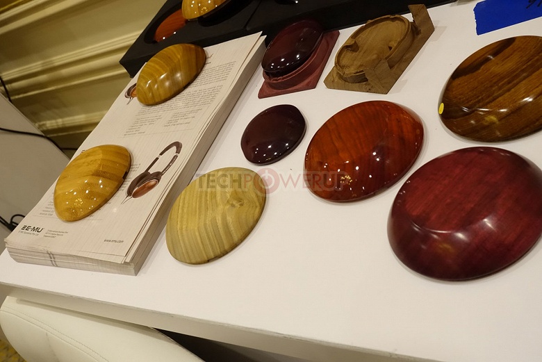 Creative E-MU Teak и E-MU Walnut &mdash; аудиофильские наушники со сменными деревянными корпусами