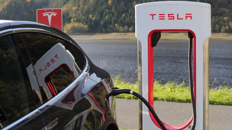 Tesla Model S и Model X с батареями емкостью к75 Вт•ч снимают с производства, с включенным автопилотом электромобили компании попадают в ДТП вдвое реже