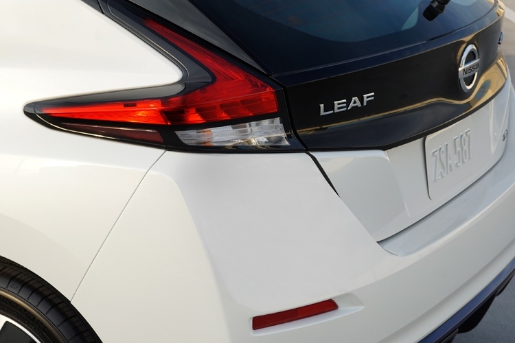 CES 2019: Запас хода электромобиля Nissan LEAF e+ достигает 385 км