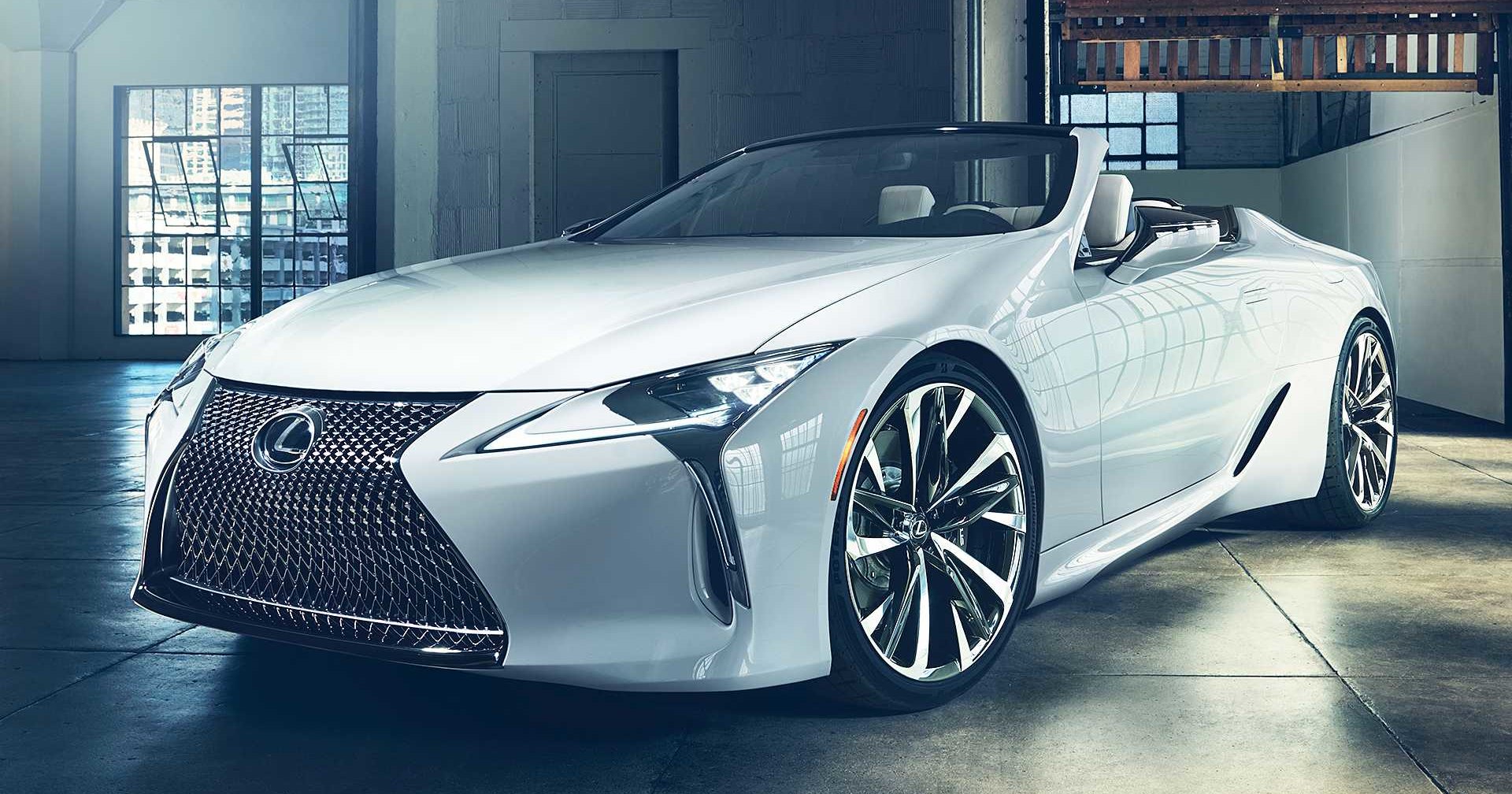 Lexus построил кабриолет LC