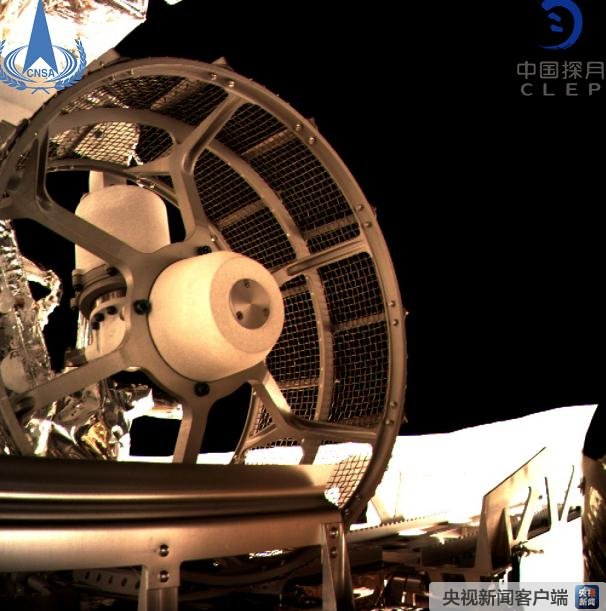 Бортовое видео процессов подготовки и совершения посадки, а так же панорама обратной стороны Луны от «Чанъэ-4» - 6