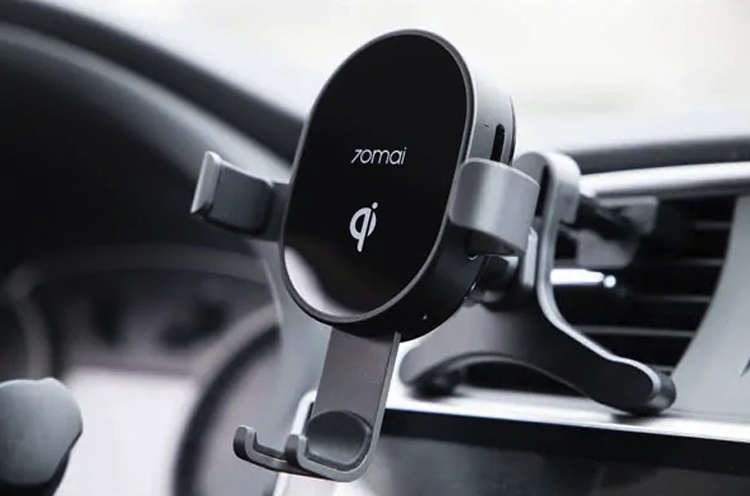 Xiaomi 70Mai Car Wireless Charger: гибрид держателя для смартфона и беспроводной зарядки