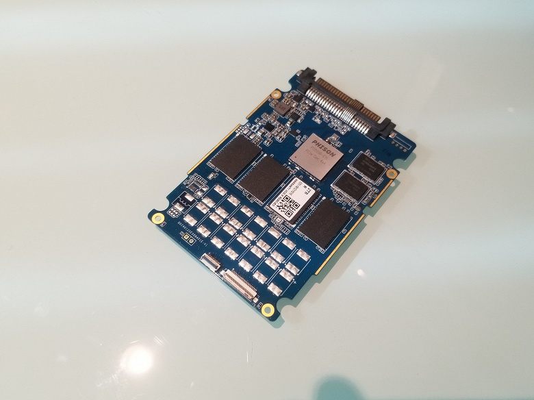 Контроллер Phison E16 с поддержкой PCIe 4.0 позволил тестовому SSD развить скорость передачи данных свыше 4 ГБ с - 1 Контроллер Phison E16 с поддержкой PCIe 4.0 позволил тестовому SSD развить скорость передачи данных свыше 4 ГБ/с