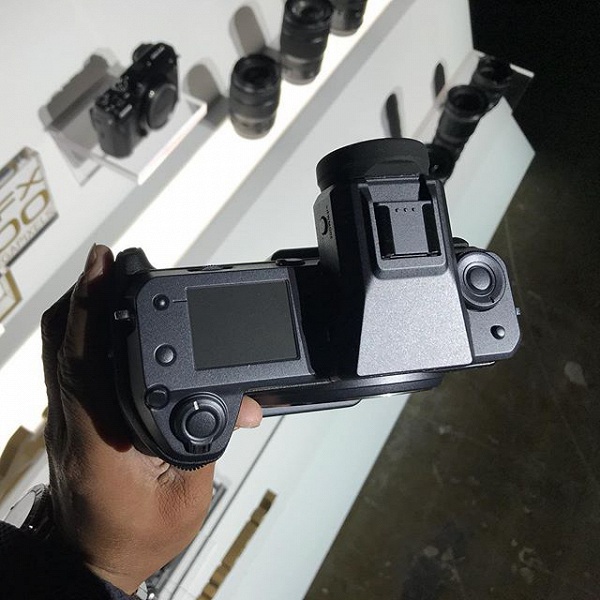 Появились новые изображения прототипа камеры Fujifilm GFX разрешением 100 Мп