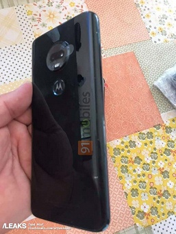 Опубликованы живые фото смартфона Moto G7, а также характеристики всех четырех моделей серии - 5 Опубликованы живые фото смартфона Moto G7, а также характеристики всех четырех моделей серии