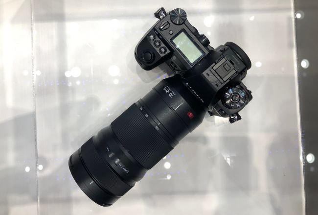 Объективу Panasonic Lumix S 70-200mm с креплением L приписывают постоянную максимальную диафрагму f/2,8