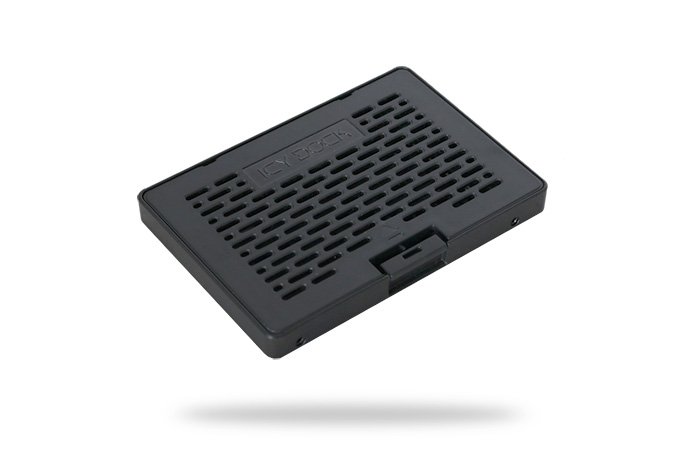 Icy Dock EZConvert MB703M2P-B превращает SSD типоразмера M.2 в накопитель типоразмера 2,5 дюйма