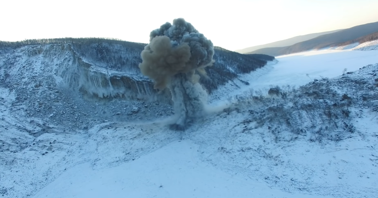 Военные взорвали место “падения метеорита” в Хабаровском крае: видео