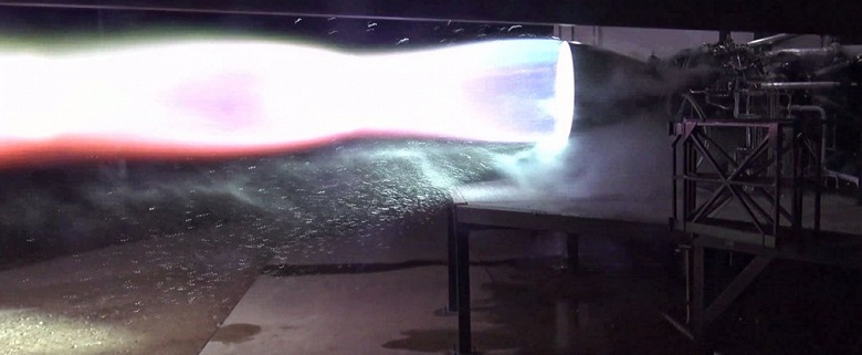 Илон Маск показал тестовый запуск двигателя нового поколения для космического корабля Starship и ракеты BFR