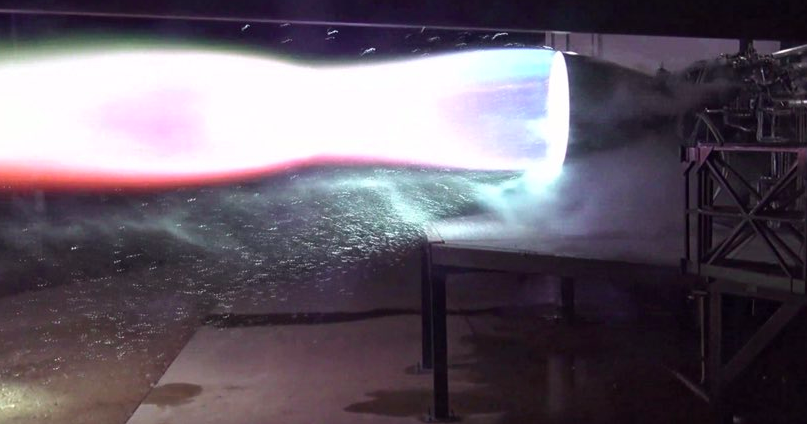 SpaceX испытала двигатель ракеты, которая отвезет людей на Марс: видео SpaceX испытала двигатель ракеты, которая отвезет людей на Марс: видео