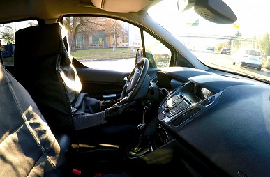 Ford хочет научить самоуправляемые автомобили общаться с окружающими на &laquo;языке света&raquo;