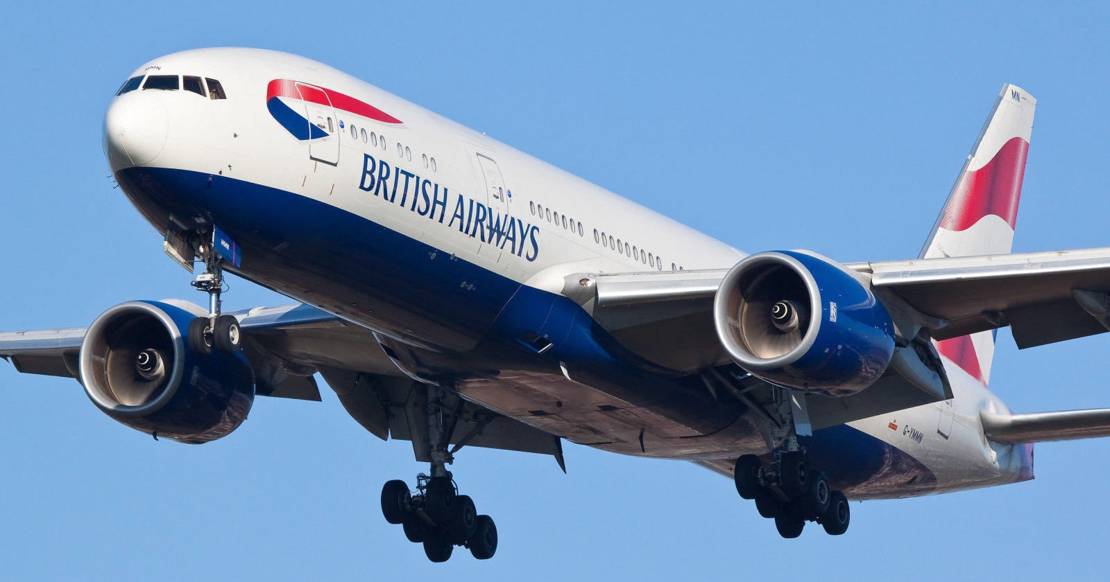 При посадке в Хитроу ветром снесло самолет British Airways