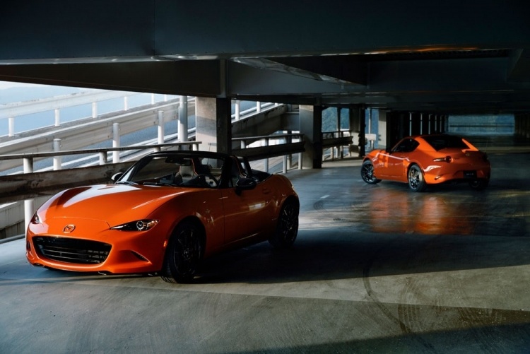 Юбилейная версия родстера Mazda MX-5 Miata 30th Anniversary в США разошлась за считанные часы