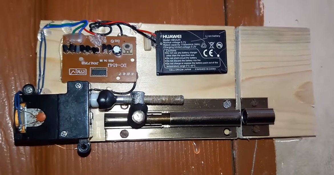 Как сделать комнатный замок на радиоуправлении: видеогайд