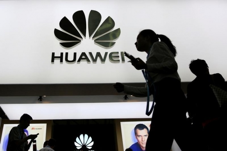 Пользуясь проблемами Huawei, Samsung делает ставку на сетевое оборудование