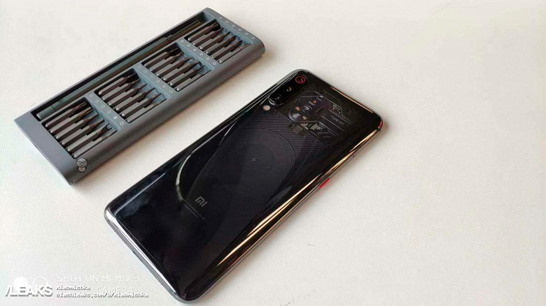 Живые фото Xiaomi Mi 9 Explorer Edition