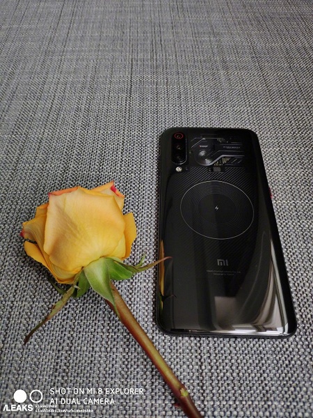 Живые фото Xiaomi Mi 9 Explorer Edition