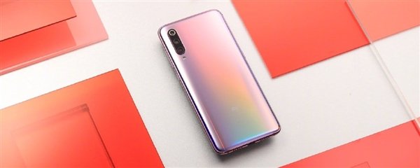 Первая партия флагманского смартфона Xiaomi Mi 9 оказалась распродана за минуты 