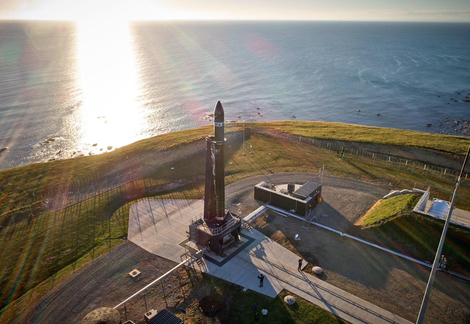 Облачно, вероятна неотключаемая реклама на звездном небе - 2