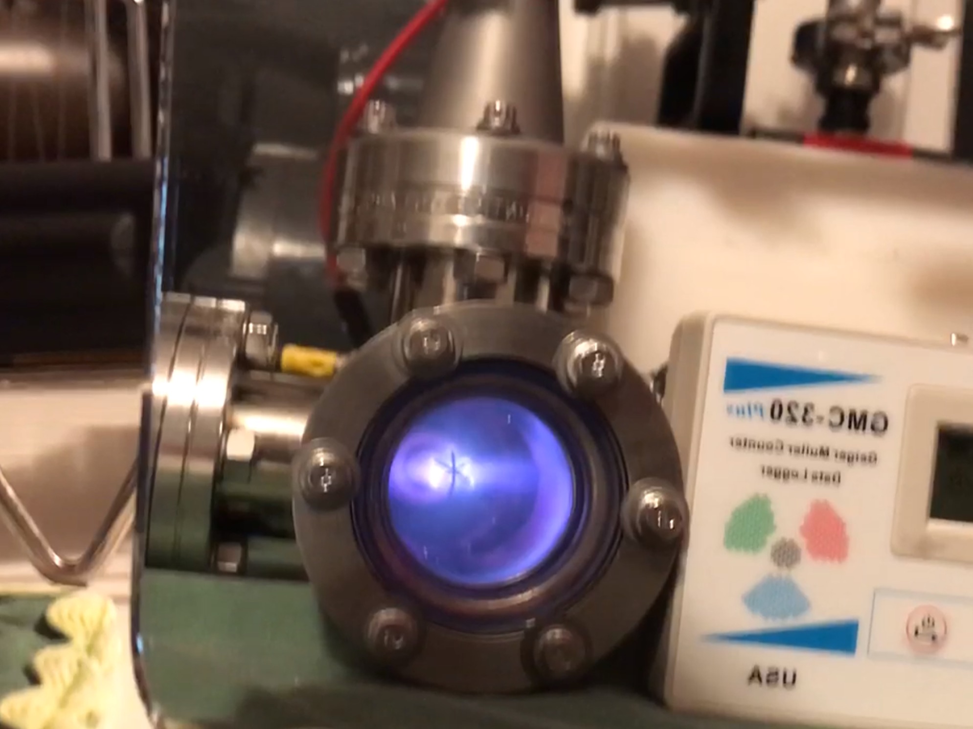 12-летний подросток провёл реакцию ядерного синтеза в домашней лаборатории - 10 12-летний подросток провёл реакцию ядерного синтеза в домашней лаборатории - 10