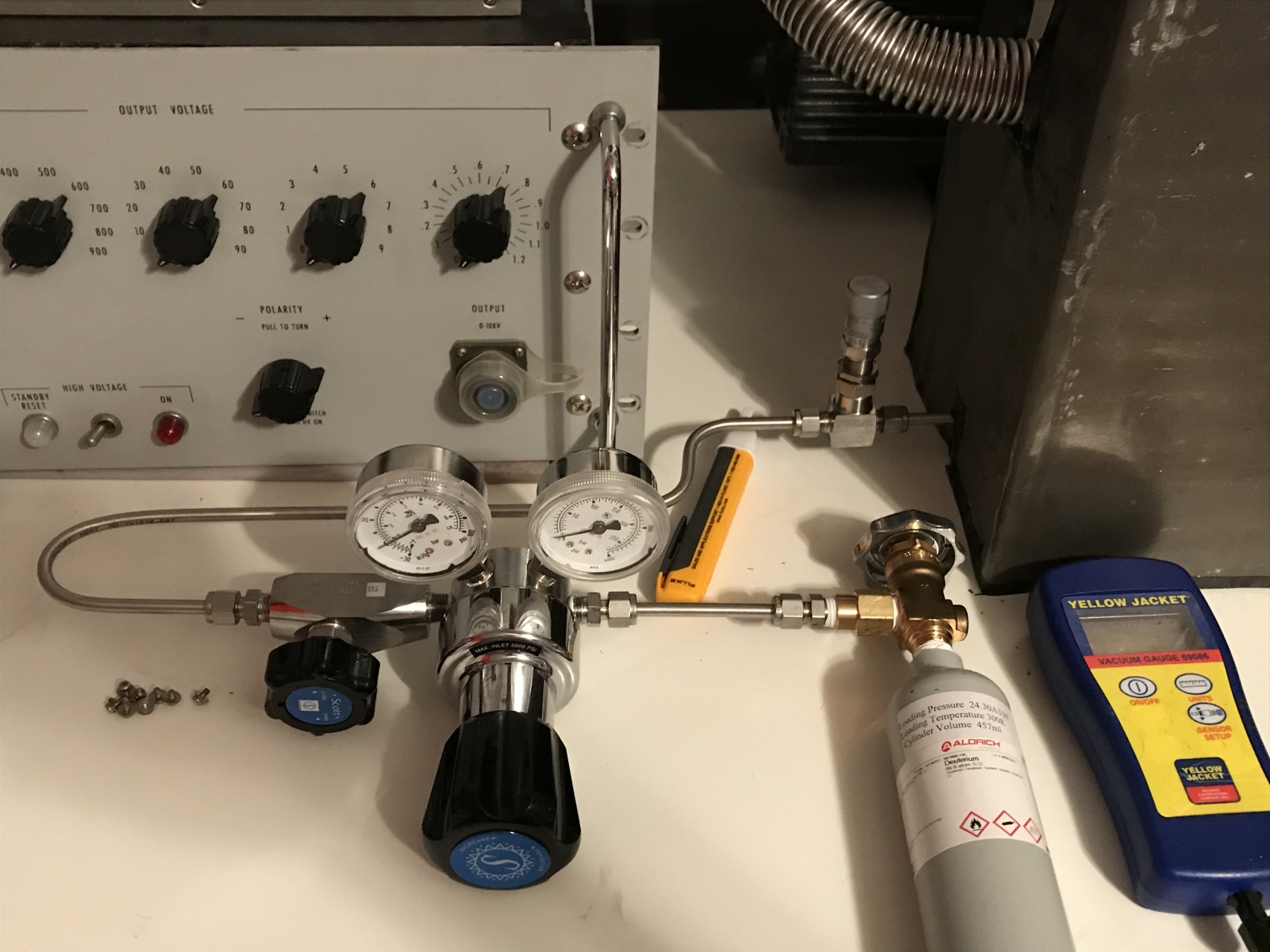 12-летний подросток провёл реакцию ядерного синтеза в домашней лаборатории - 9 12-летний подросток провёл реакцию ядерного синтеза в домашней лаборатории - 9