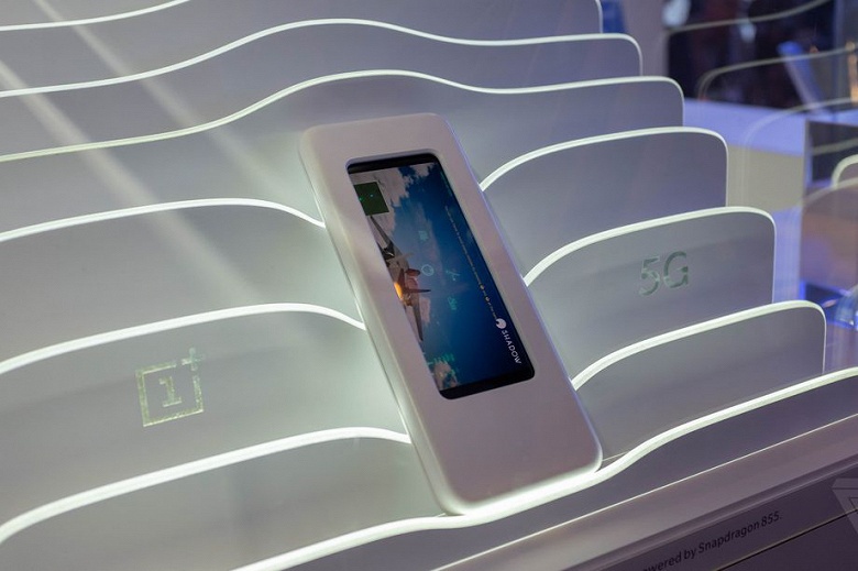 Экран как у смартфона Sony Xperia 1. OnePlus впервые показала свой новый флагман в работе