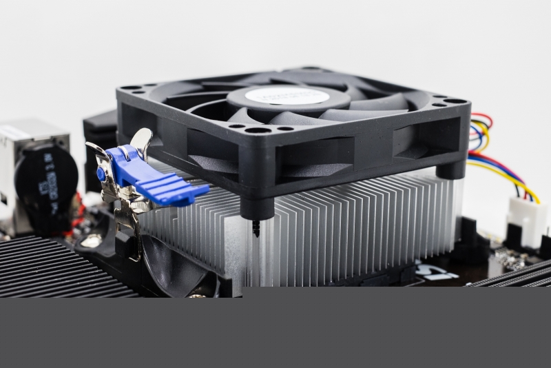 Новая статья: Обзор процессоров AMD Athlon 240GE, 220GE и 200GE: в нужном месте в нужное время