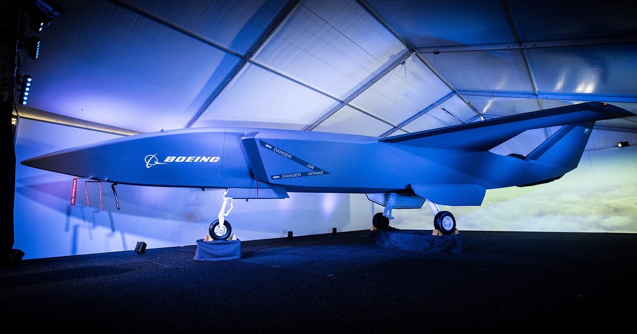 Boeing представил беспилотный истребитель