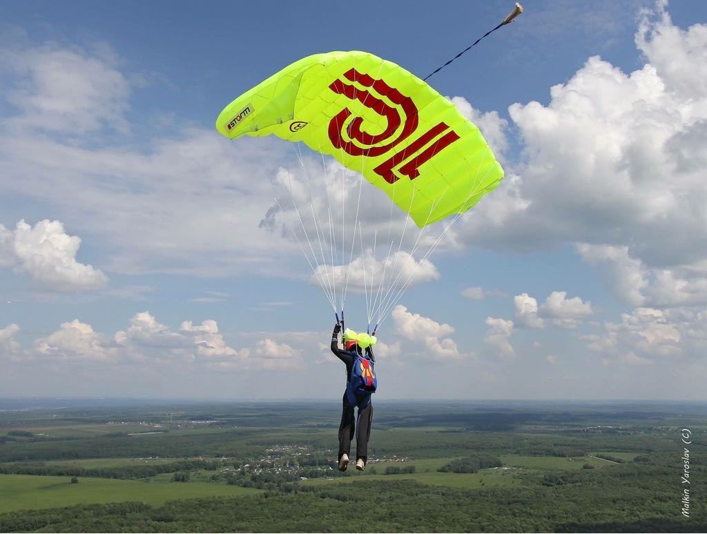 Шагнуть в небо. Честная история про серьезное увлечение парашютным спортом - 3