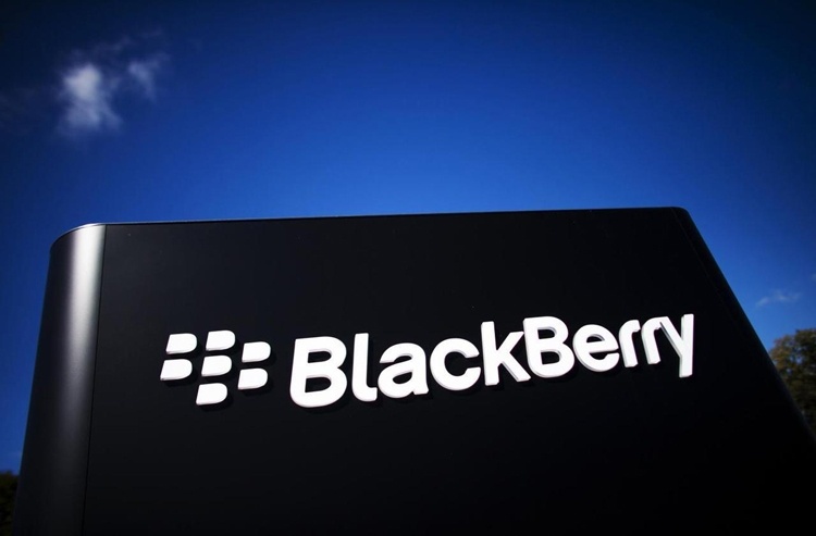 BlackBerry: в гибких смартфонах нет необходимости