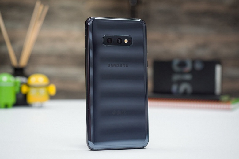 Дешевле Galaxy S10e. Samsung готовит бюджетный флагман на базе Snapdragon 855 - 1 Дешевле Galaxy S10e. Samsung готовит бюджетный флагман на базе Snapdragon 855