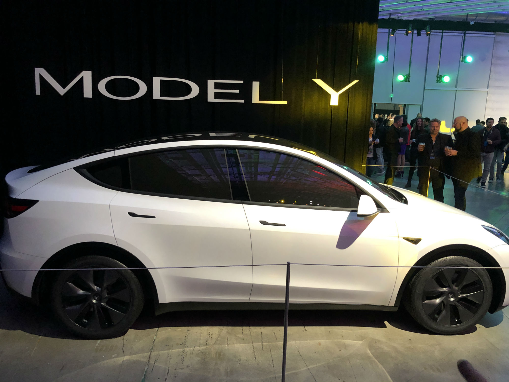 Tesla представила новую Model Y — подробности, фото с презентации и впечатления от тестрайда - 6