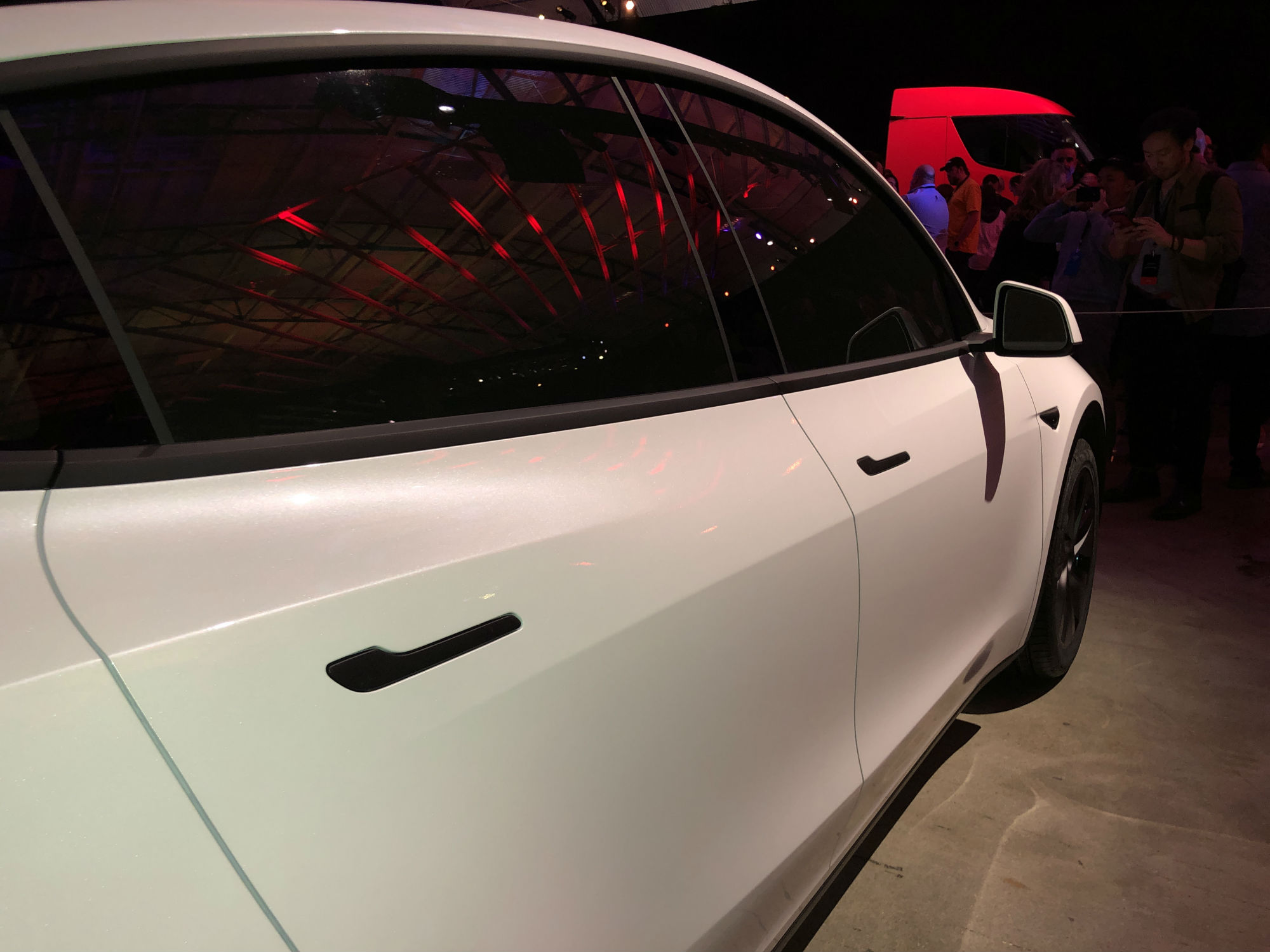 Tesla представила новую Model Y — подробности, фото с презентации и впечатления от тестрайда - 8