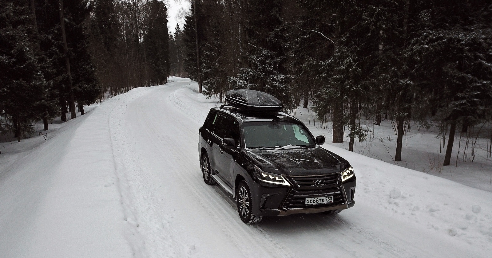 Монстр на каникулах: тест-драйв Lexus LX 570 Black Vision