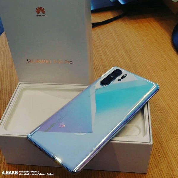 Фото и видео дня: смартфон Huawei P30 Pro вместе с упаковкой - 1 Фото и видео дня: смартфон Huawei P30 Pro вместе с упаковкой