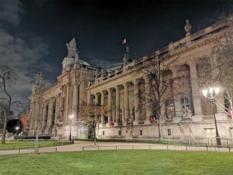 Привет из Парижа. Первые фотографии, сделанные на камеру Huawei P30 Pro