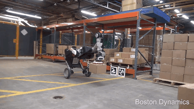 Видео дня: птице-робот Boston Dynamics с клювом-присоской ловко орудует коробками на складе