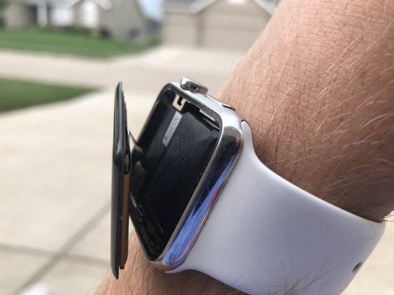 И снова в суд: против Apple подали коллективный иск, связанный с проблемными аккумуляторами у умных часов компании - 1 И снова в суд: против Apple подали коллективный иск, связанный с проблемными аккумуляторами у умных часов компании