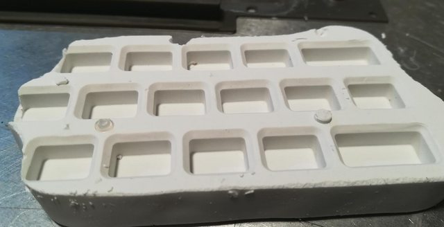 Изготовление реплик отсутствующих клавиш для «резиновой» клавиатуры Commodore 116 - 16