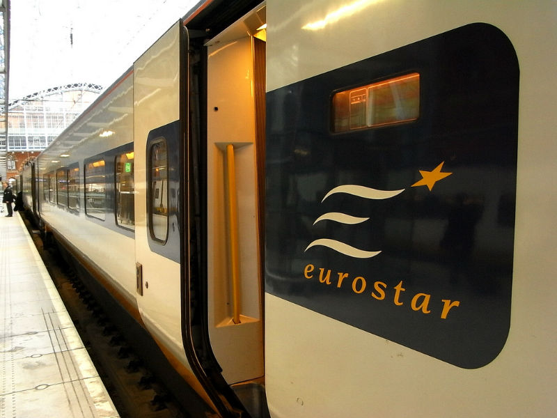 Сотрудник UBS подслушал разговор соседа по поезду Eurostar и узнал о сделке на $15 млрд. Теперь его и банк оштрафуют - 1