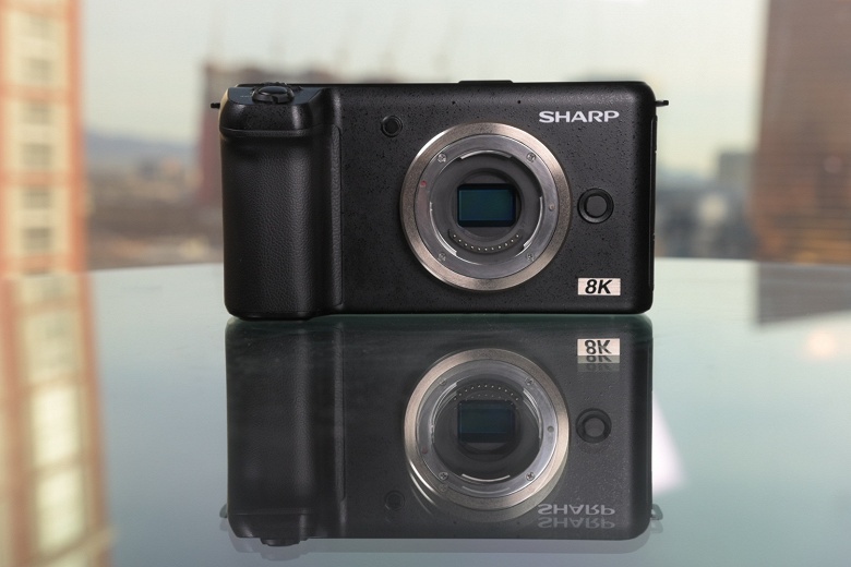 Sharp показала и рассказала о камере системы Micro Four Thirds, записывающей видео 8К