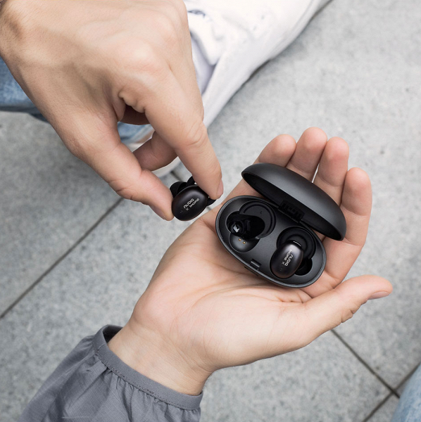 У Apple AirPods новый конкурент — представлены беспроводные наушники Nubia Pods ценой $120 - 1 У Apple AirPods новый конкурент — представлены беспроводные наушники Nubia Pods ценой $120