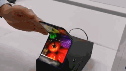 Выдерживает 300 000 сгибаний. Sharp показала свой складной смартфон