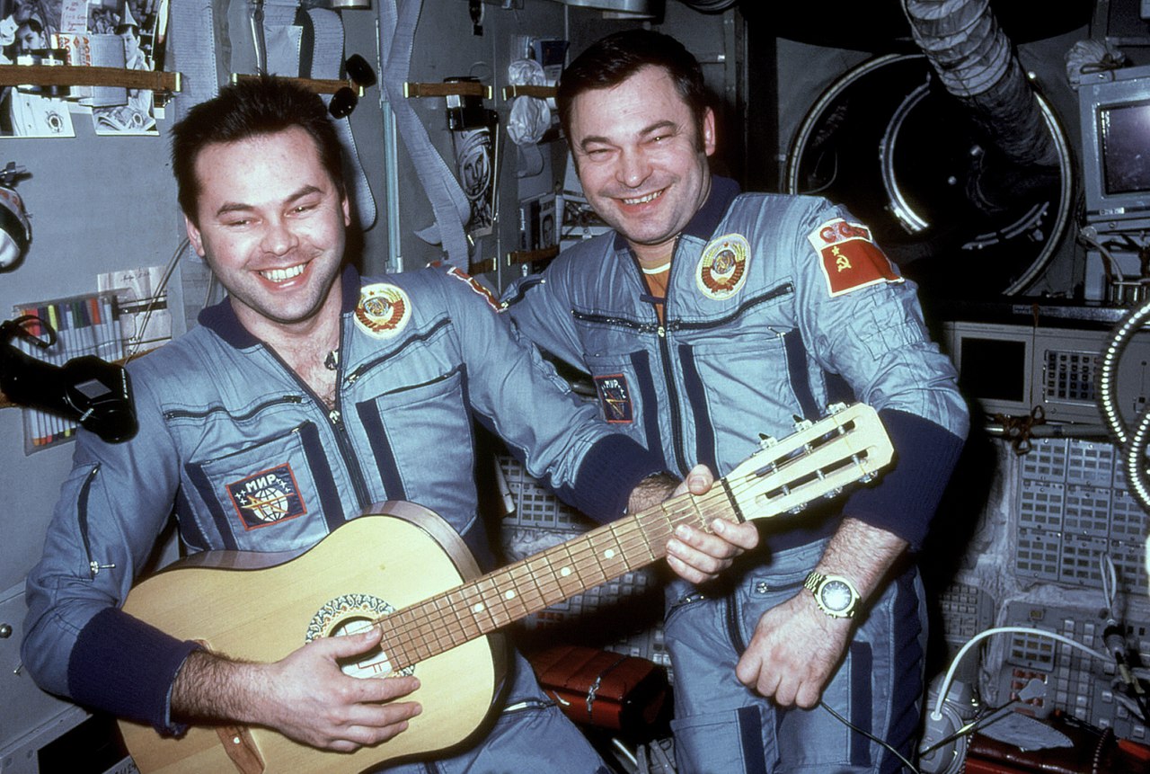 Интервью с космонавтом Александром Лавейкиным о космическом кино, перегрузках в 20 единиц и мягкой посадке - 5 image