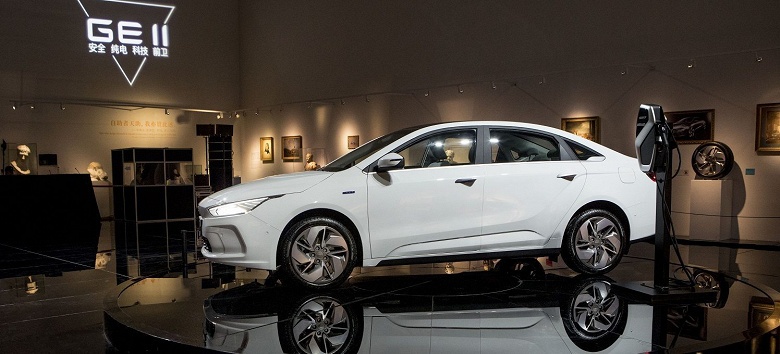 Премиальный электромобиль по-китайски: Geely представила седан Geometry A за 31 000 долларов - 2 Премиальный электромобиль по-китайски: Geely представила седан Geometry A за 31 000 долларов
